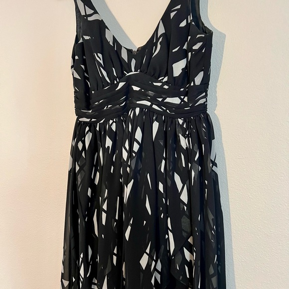 Flirty BCBG skater dress with empire waist detail - Picture 2 of 3